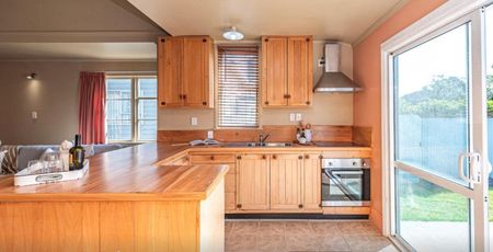 Home in the heart of Gonville - Photo 4