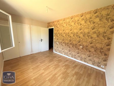 Location Maison 4 pièces 101m² COUZEIX 87270 - Photo 4