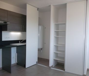 Location Appartement 1 pièce 27m² ROANNE 42300 - Photo 2