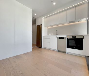 Welcome to apartment 608 in Hyde Lane. - Photo 2