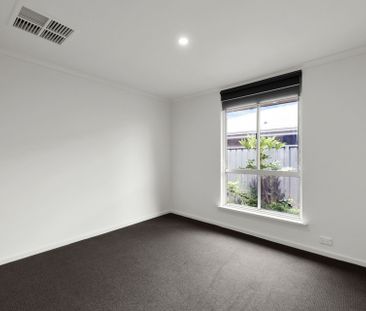 Spacious Home in Convenient Surrey Downs Location - Photo 5