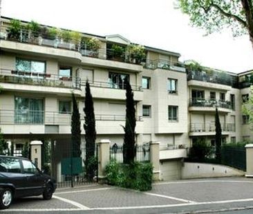 location Appartement T2 DE 45.7m² À MEUDON - Photo 2