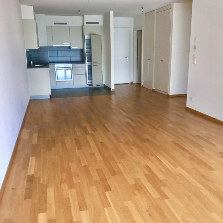 BEL APPARTEMENT 2.5PCES AVEC GRAND BALCON - Photo 1