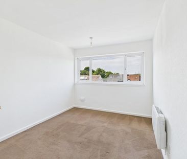 3 bedroom apartment to rent - Photo 2