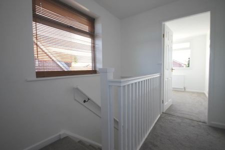 3 bedroom semi-detached house to rent - Photo 5