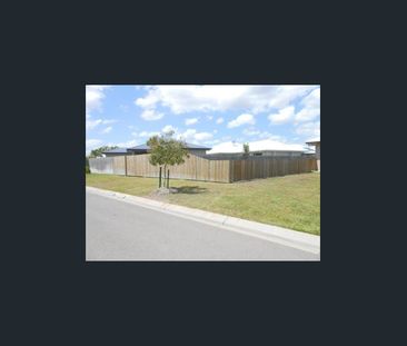 Stylish Family Home + Large 6x6 Powered Shed - Photo 1