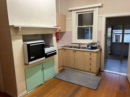 Comfortable 3 Bedroom Family Home - Photo 4