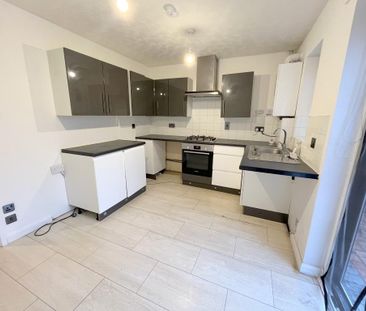 Terraced House - Photo 5