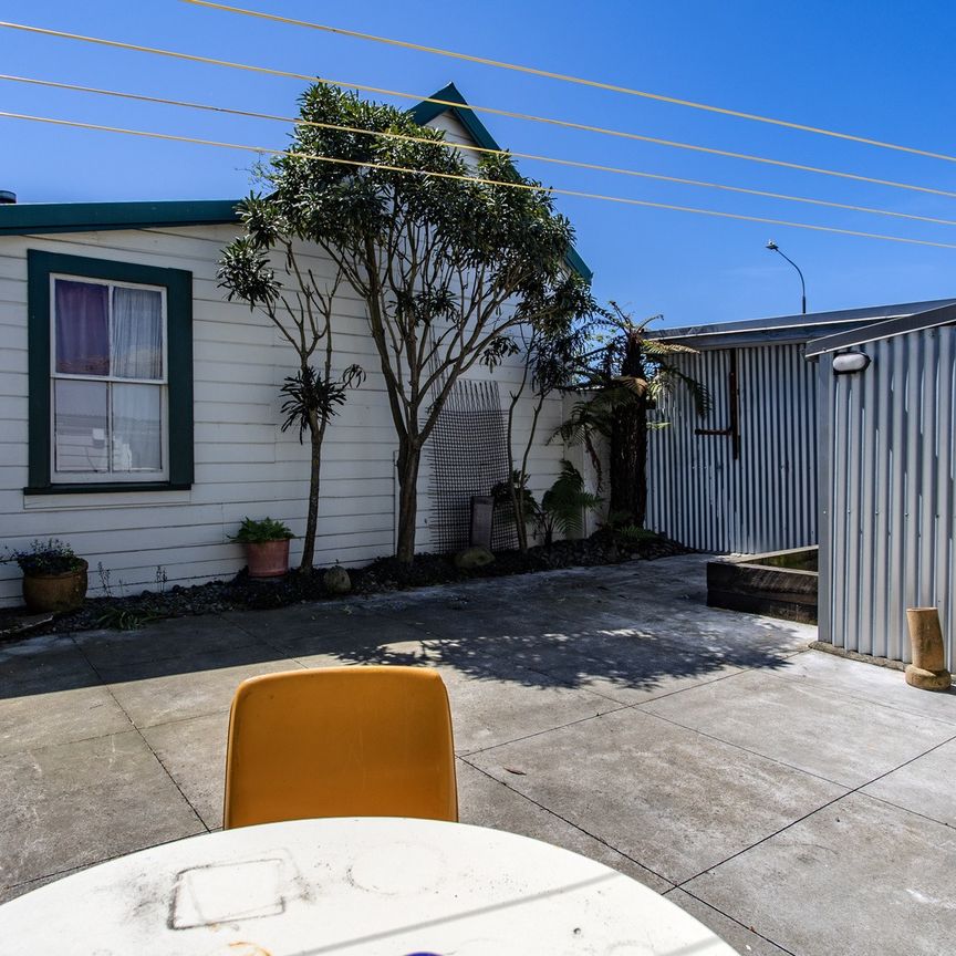 2-Bedroom Flat with 2 Off-street Carparks - Photo 1