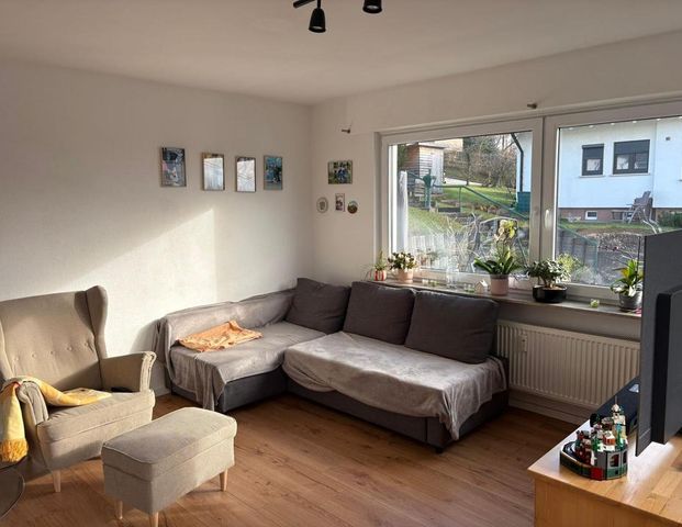 Vom Eigentümer: Helle 3,5-Zimmer Wohnung mit Balkon - Photo 1