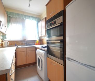 3 bedroom Semi-detached house to rent - Photo 6