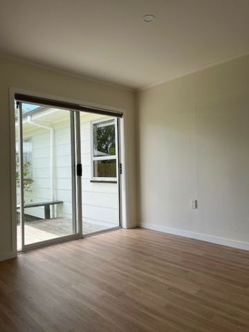 Newly Renovated & Spacious 3 Bedroom Home - Huntly - Photo 2