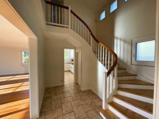 Magnificent 7-room detached villa on 3 levels - Magnificent 7-room detached villa on 3 levels. - Photo 1