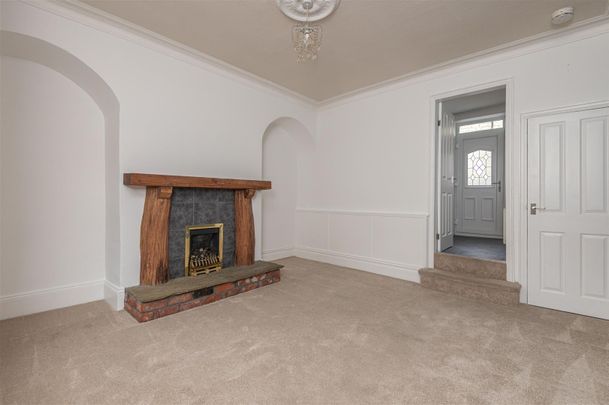 3 bed terraced house to rent in John Street, Greetland, Halifax - Photo 1