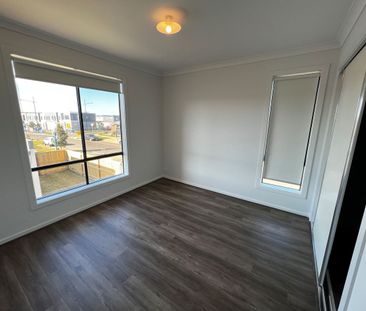Splendid 3Br Modern Townhouse in Thornhill Park! - Photo 4