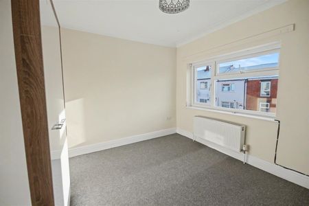 3 Bedroom House to let - Photo 3
