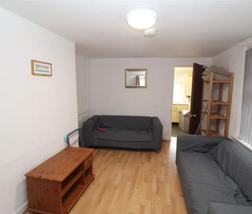 6 bedroom house to rent - Photo 1