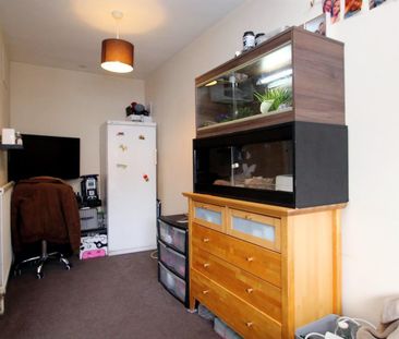 Figtree Hill, Old Town, Hemel Hempstead, HP2 5HG, Herts - Photo 2