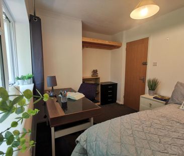 1 bedroom in a house share to rent - Photo 3