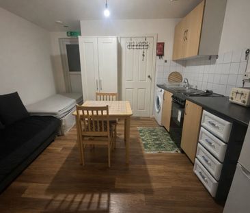 Studio Flat, Middleham Road, N18 - Photo 1