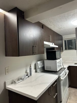 For Lease - 22 Hazelglen Court, Brampton, Ontario - Photo 1