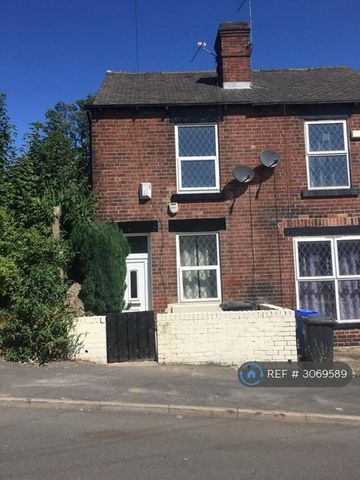3 bedroom semi-detached house to rent - Photo 4