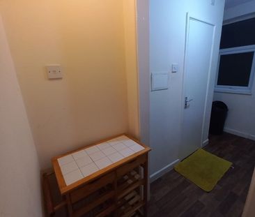1 Bed Flat, Colwick Road, NG2 - Photo 6