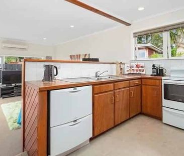 Warm Family Home in Forrest Hill Area - Photo 4