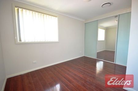 Modern Three Bedroom Townhouse! - Photo 3