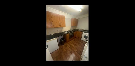 1 Bed Maisonette, Redlynch Walk, M8 - Photo 2