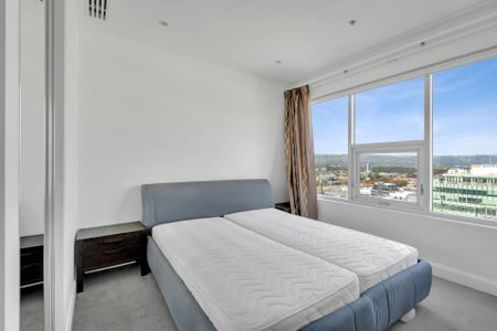 Fully Furnished Live the life of luxury! - Photo 4