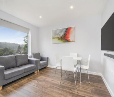 4 bedroom semi-detached house to rent - Photo 1