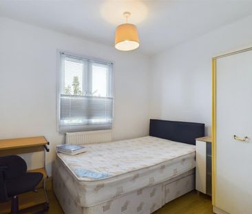 Staplefield Drive, Brighton - Photo 3