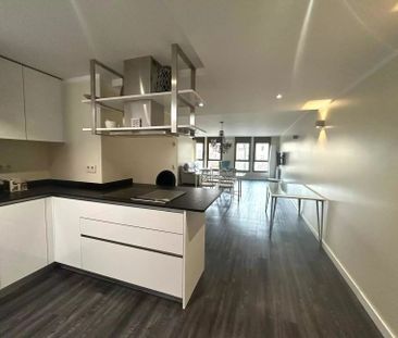 Piso de alquiler en Centre - Barri Vell - Photo 1