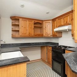 Sydenham Street, Whitstable, CT5 1HL, Kent - Photo 2