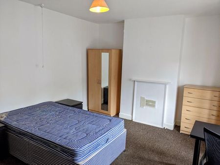 4 bedroom terraced house to rent - Photo 4