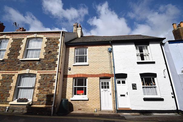 2 bedroom terraced house to rent - Photo 1