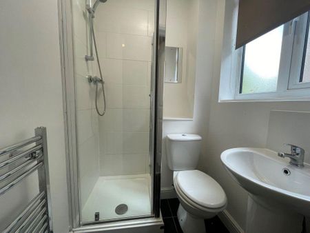 3 bedroom apartment to rent - Photo 3