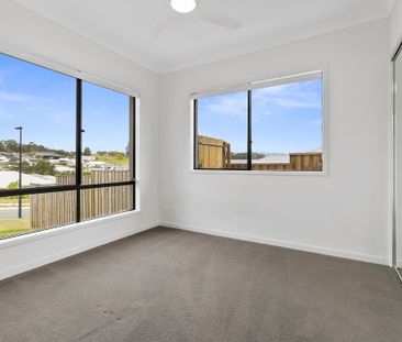 Spacious Four Bedroom Home in Quiet Pocket! - Photo 3