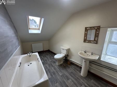 2 bedroom flat to rent - Photo 4
