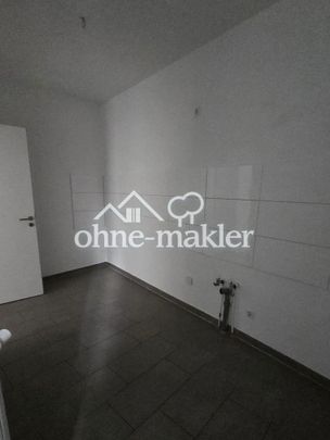 2- Zimmer-Wohnung in Schönebecker Straße 35 – saniert mit Balkon und modernem Bad! - Foto 1