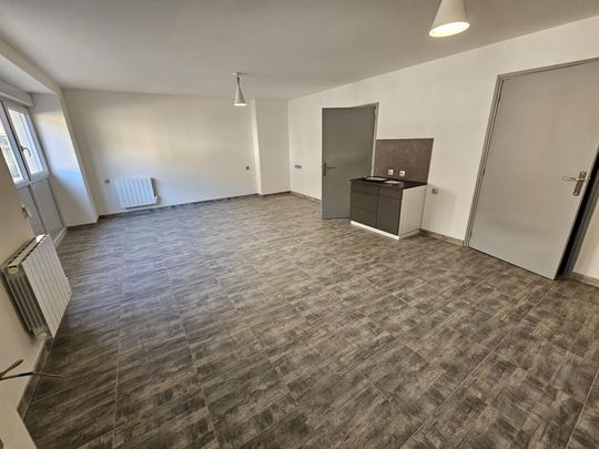 Location Appartement 2 pièces 59m² LE CREUSOT 71200 - Photo 1