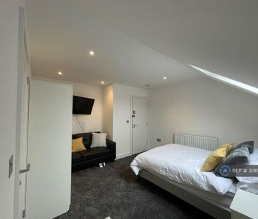 1 bedroom in a house share to rent - Photo 6