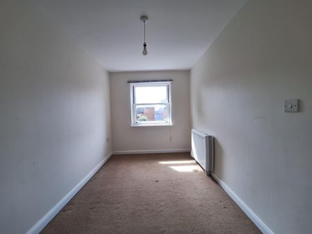 London Street, Chertsey KT16 - Photo 3