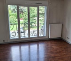 Location Appartement à ST EGREVE - Photo 3