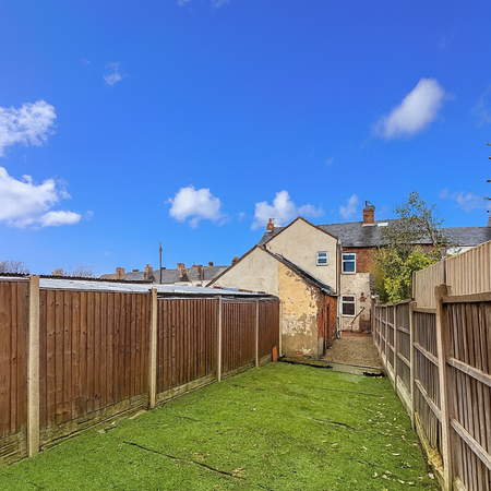 2 bedroom terraced house to rent - Photo 5