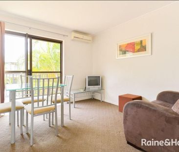 TWO BEDROOM FURNISHED FULLY AIR CONDITIONED UNIT IN SOUTH GLADSTONE! - Photo 2