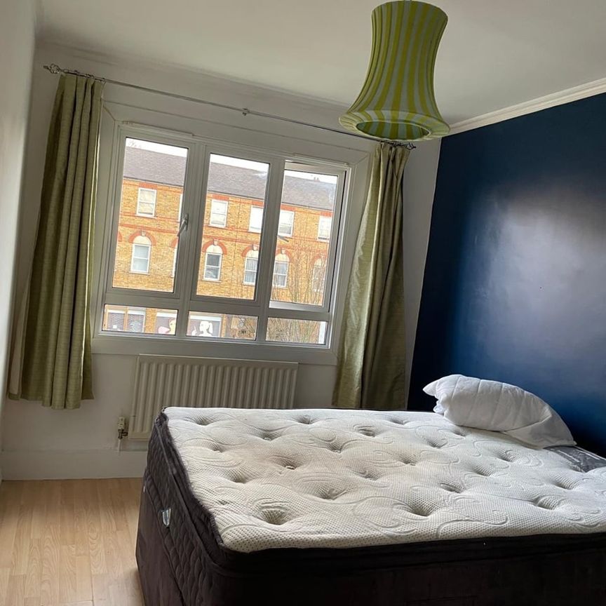Room in a Shared Flat, Shore House, SW8 - Photo 1