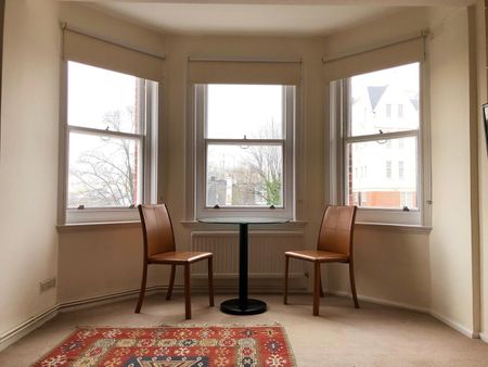 Studio Flat, Neville Court, NW8 - Photo 5