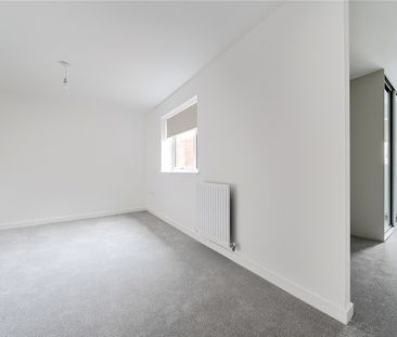 3 bedroom terraced to rent Elder Drive, Houghton Regis, Dunstable, ... - Photo 2